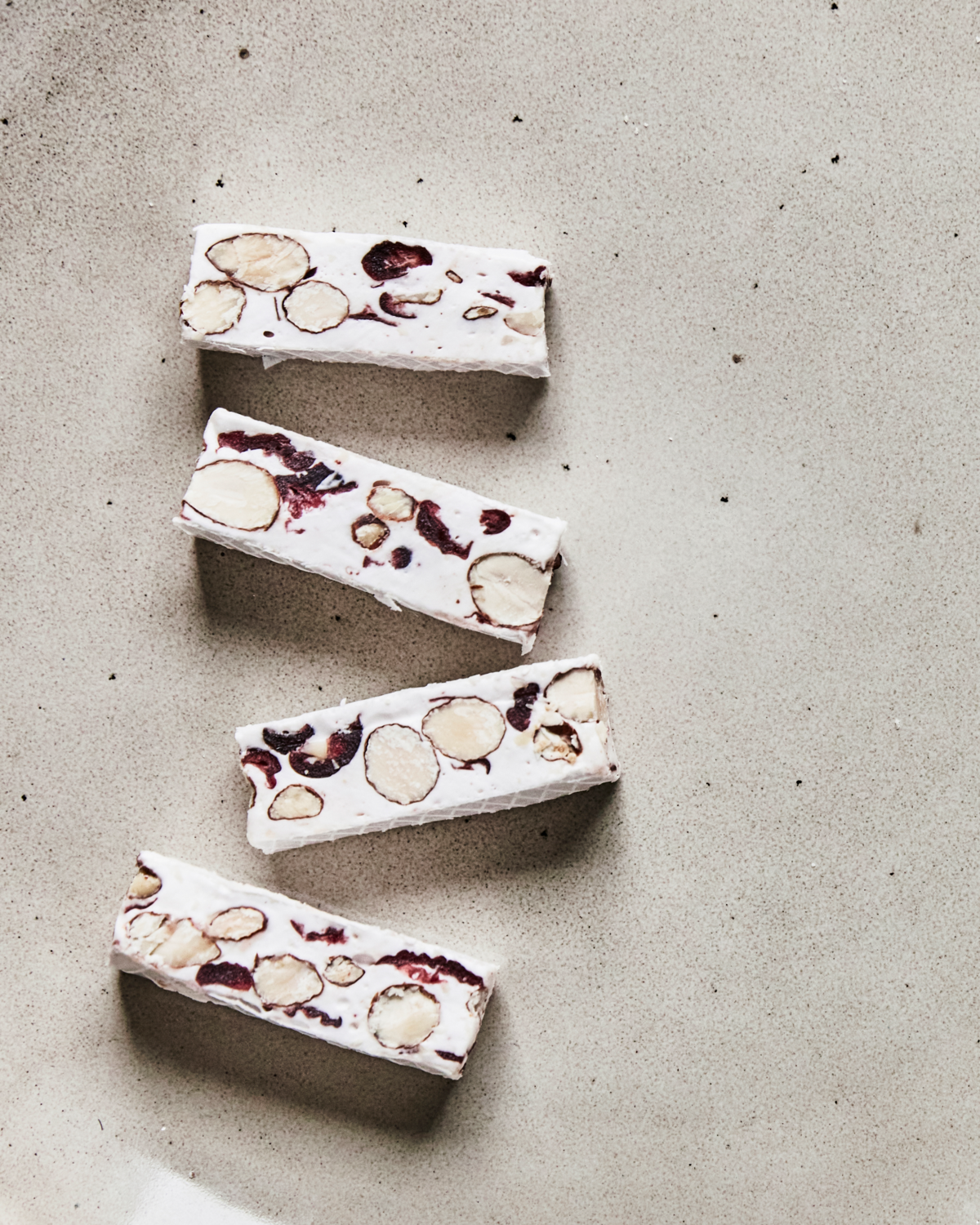 NICOLAS VAHÈ - SOFT NOUGAT, CRANBERRIES, 150 G