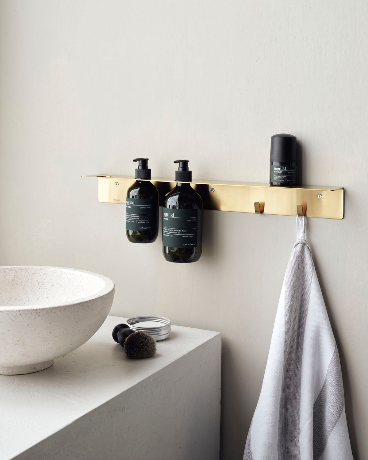 Meraki - Bottle hanger with hooks, Brushed brass/Black/silver finish