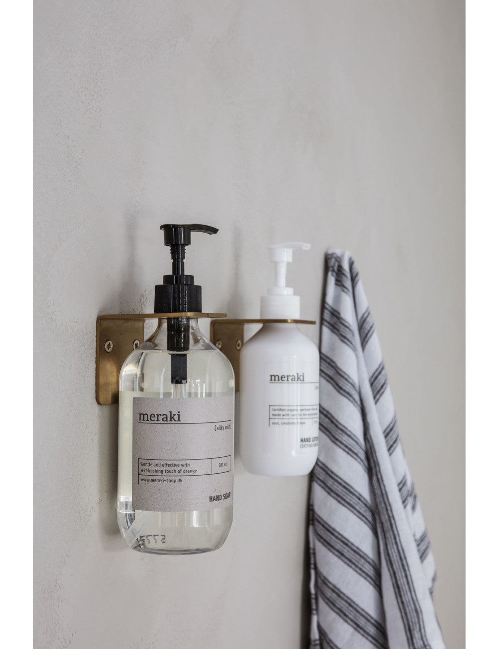 MERAKI - BOTTLE HANGER (BRUSHED BRASS FINISH)
