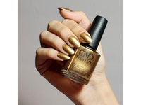 CND - vinylux, its getting golder