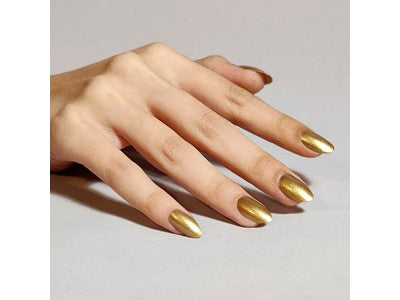 CND - vinylux, its getting golder