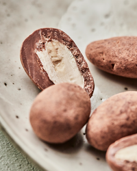 NICOLAS VAHÈ - CHOCOLATE COVERED ALMONDS, CARAMEL, 100 G