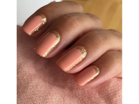 CND - vinylux, shells in the sand