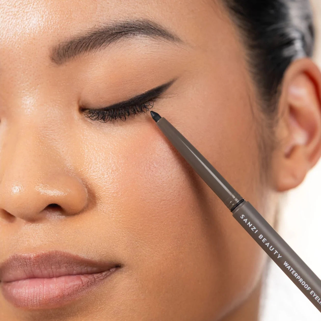 Waterproof Eyeliner (Carbon Black)